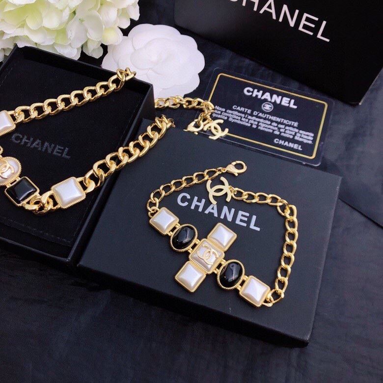 Ch**el necklaces